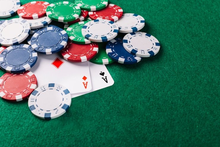 Antarmuka game Starburst di indojaya168 menampilkan lima gulungan dengan simbol bintang dan permata bersinar
